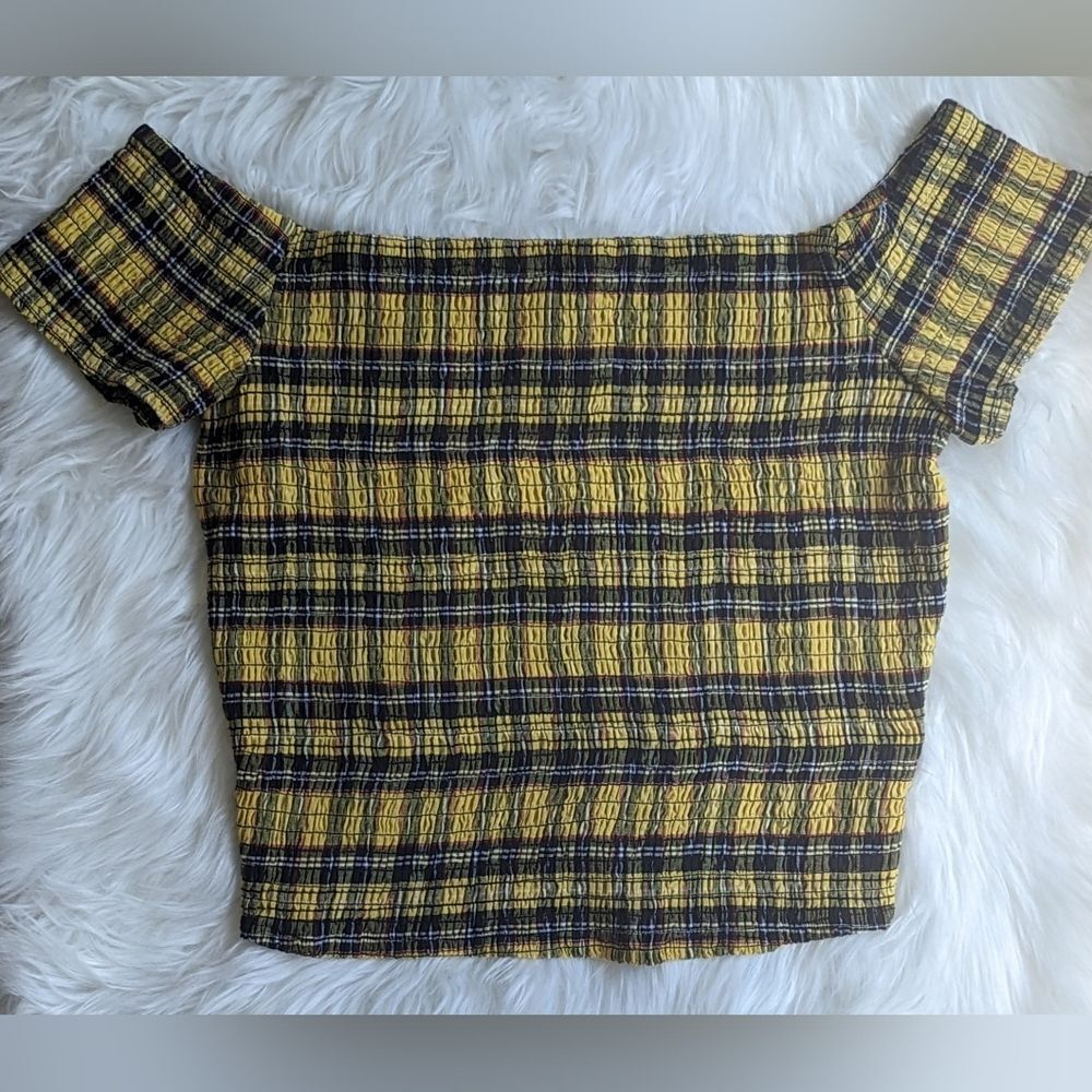NWOT Hot Topic cold shoulder cropped smocked clueless yellow/black plaid top